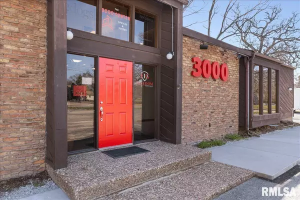 3000 16TH ST #202, Moline, IL 61265