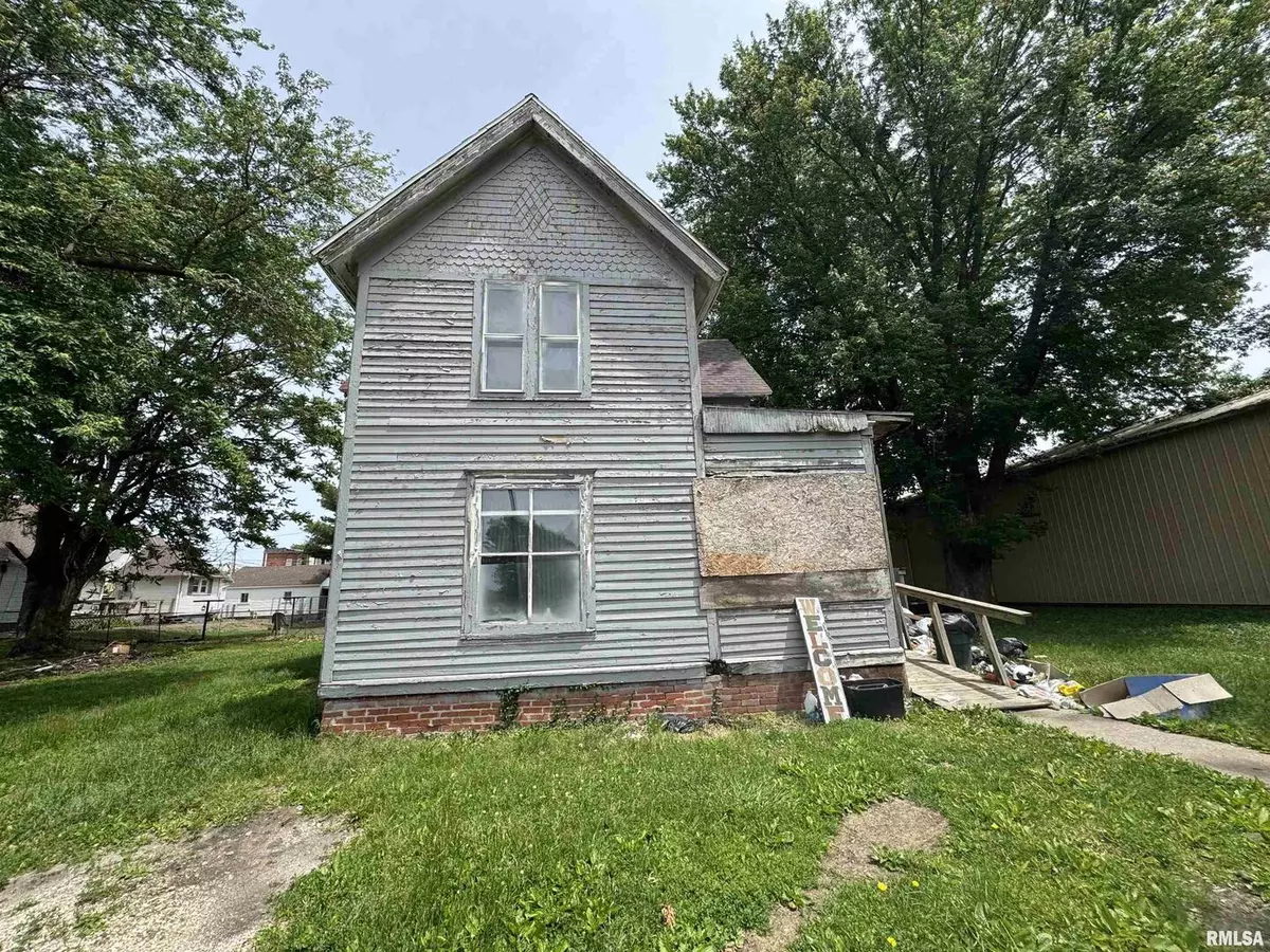 Abingdon, IL 61410,204 S WASHINGTON ST