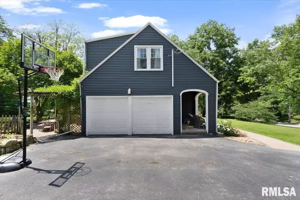 Rock Island, IL 61201,1240 42ND AVE