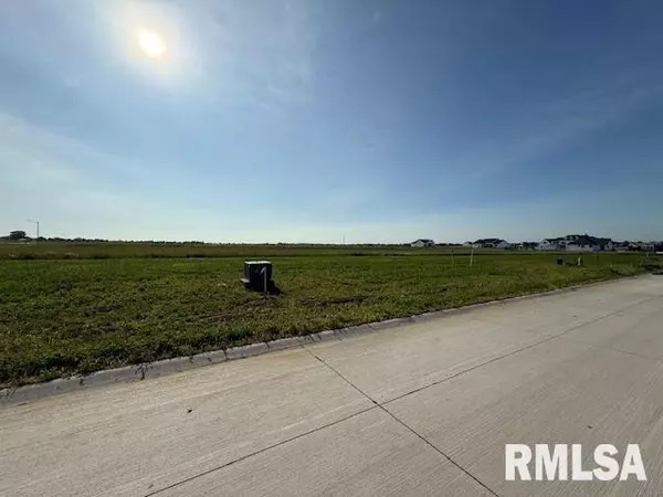 6989 Meghan AVE, Bettendorf, IA 52722