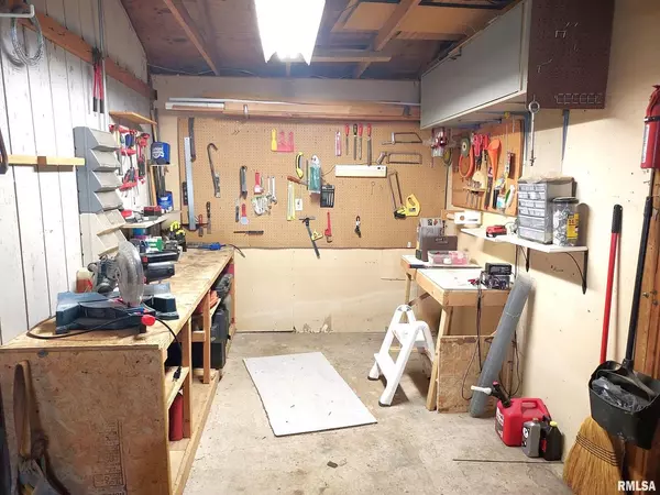 Moline, IL 61265,6707 33RD ST