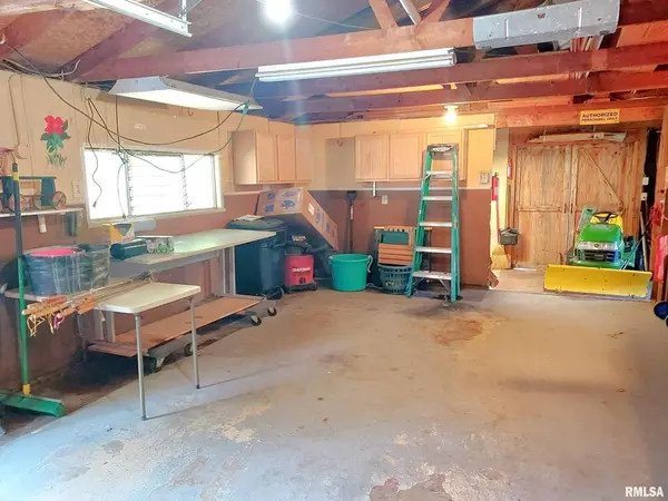 Moline, IL 61265,6707 33RD ST