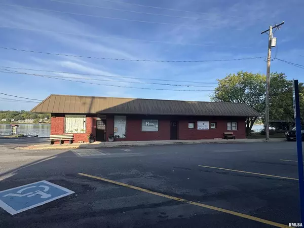 105 N MAIN ST, Port Byron, IL 61275