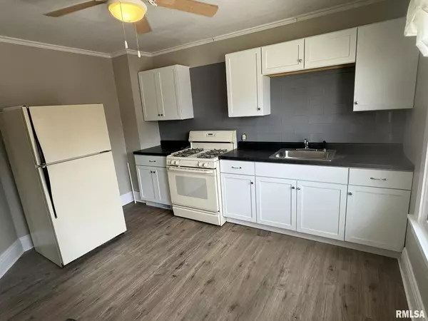 Moline, IL 61265,711 1/2 16TH ST