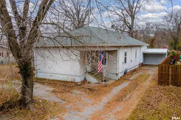 West Frankfort, IL 62896,308 N WASHINGTON BLVD