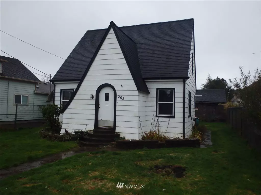 Ilwaco, WA 98624,205 Lake ST