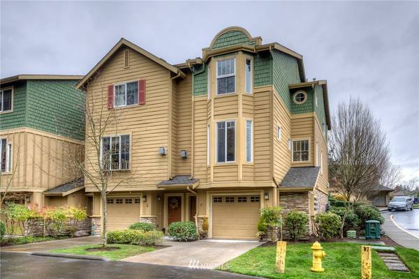 18530 36th AVE W #F, Lynnwood, WA 98037