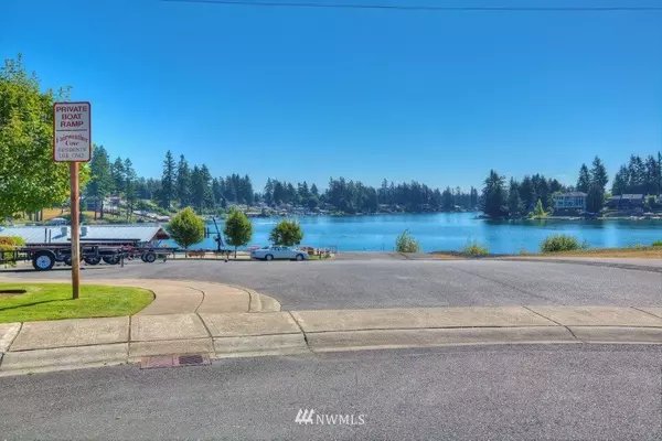 Lake Tapps, WA 98391,1827 176th AVE E