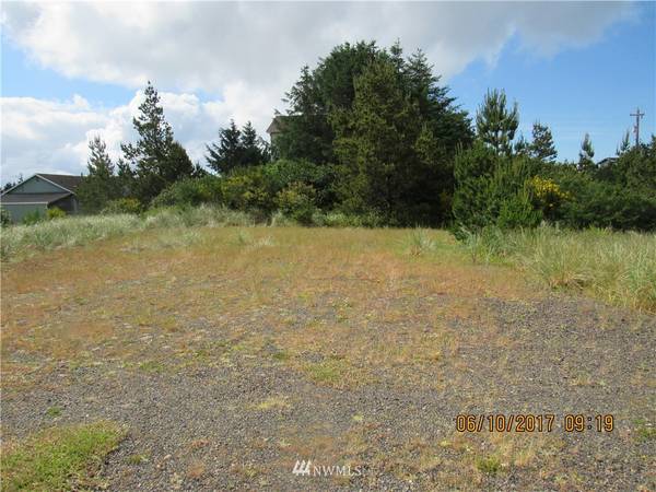 566 Sand Dune AVE SW, Ocean Shores, WA 98569