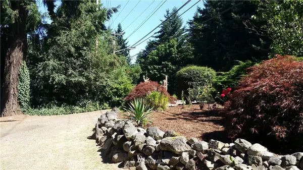 26241 Military RD S, Kent, WA 98032