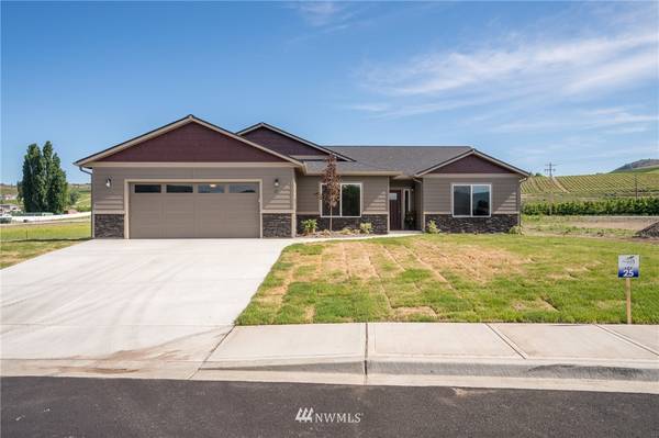 36 Manzanita DR, Manson, WA 98831