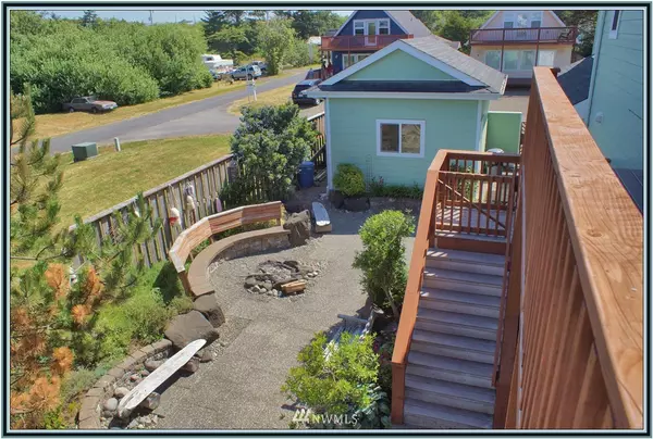 Pacific Beach, WA 98571,12 Darien LN