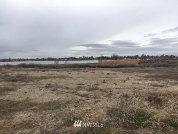 1820 S Boardwalk AVE, Moses Lake, WA 98837