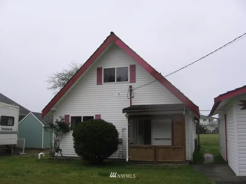 401 Octopus AVE NE, Ocean Shores, WA 98569