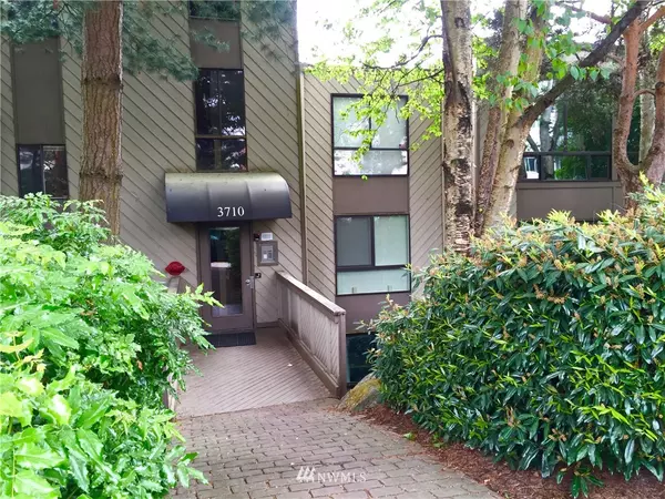 Seattle, WA 98199,3710 26th PL W #308