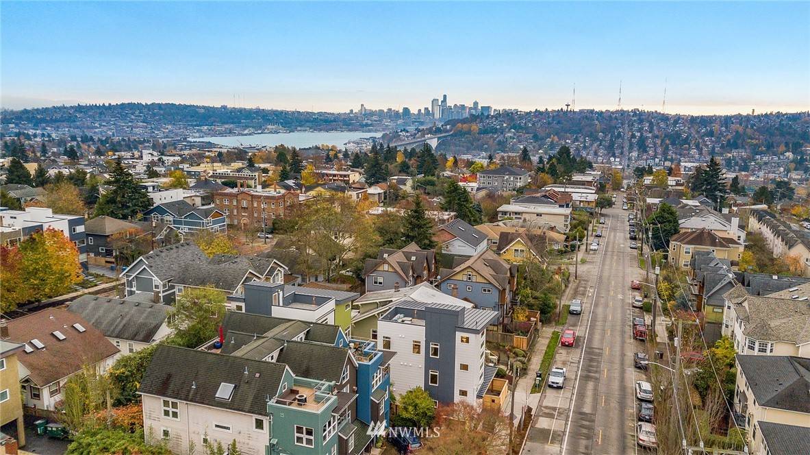 4422 Phinney AVE N, Seattle, WA 98103