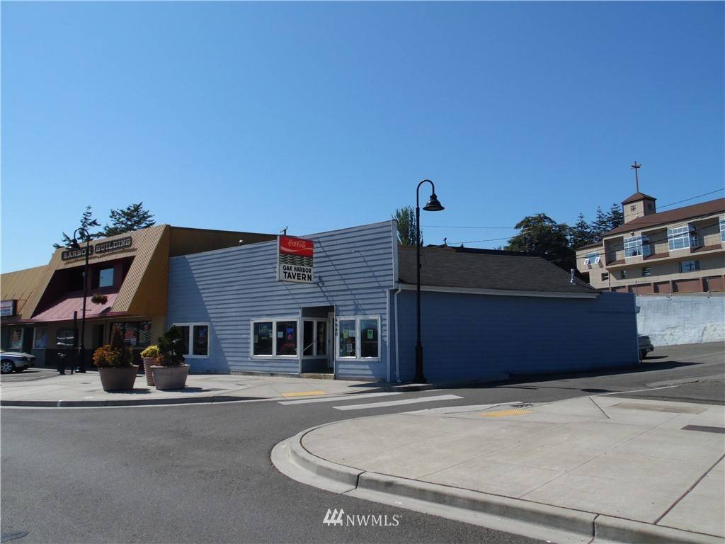 940 SE Pioneer WAY, Oak Harbor, WA 98277