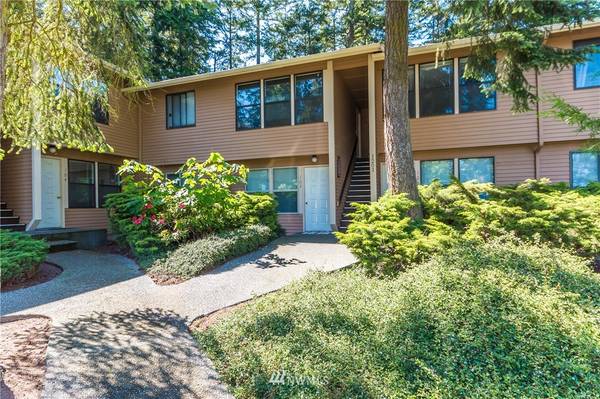 1201 SW Harrier CIR #206, Oak Harbor, WA 98277