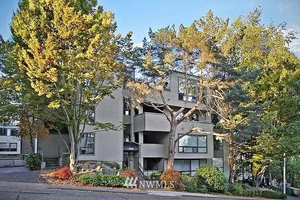 Seattle, WA 98199,2500 W Manor PL #316