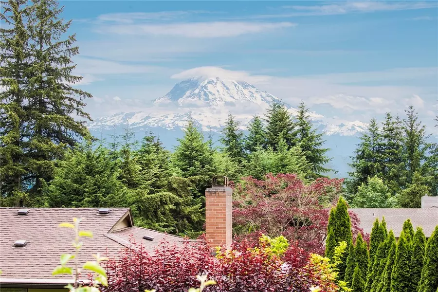 13702 Military RD E, Puyallup, WA 98374