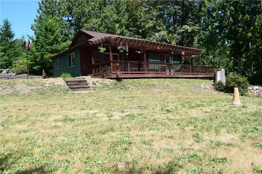 81 E Robbins RD, Grapeview, WA 98546