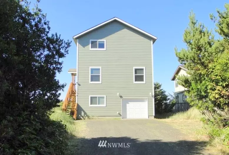 7 Ocean LN, Copalis Beach, WA 98535