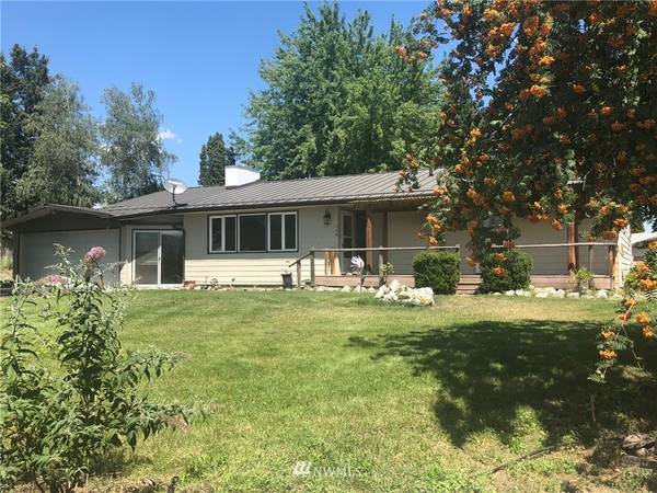 746 Ridge Drive E, Omak, WA 98841