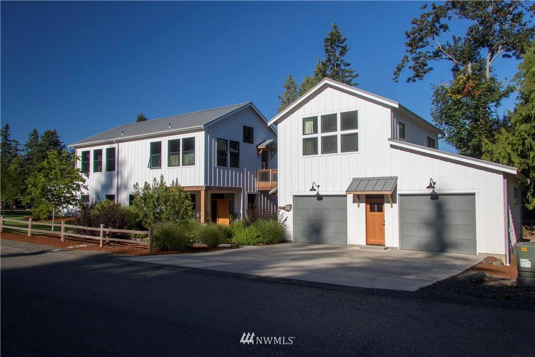 589 Alder AVE NE, Bainbridge Island, WA 98110