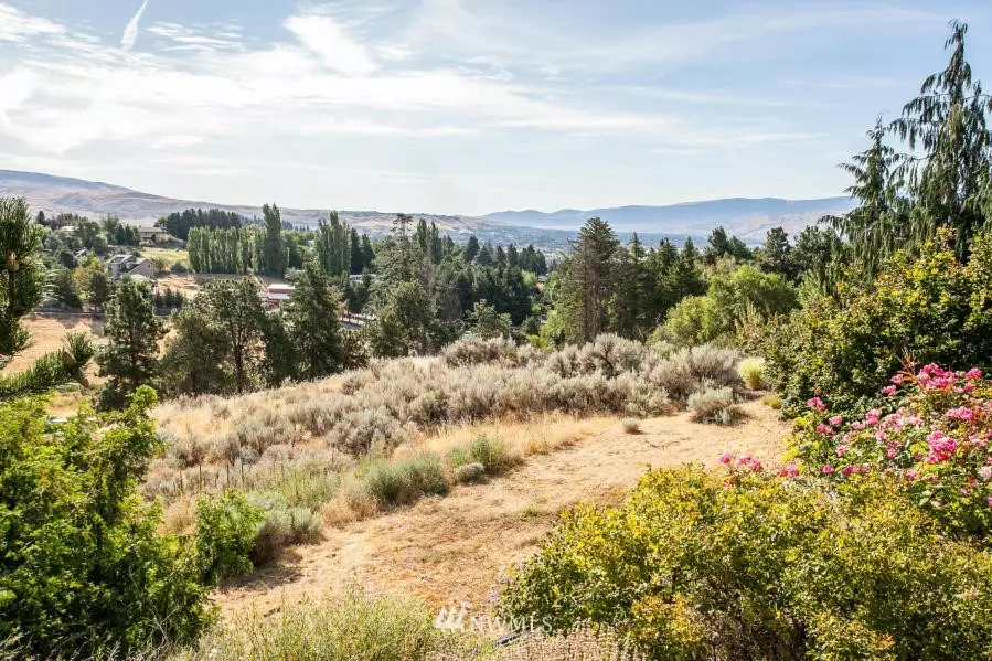 3671 Dianna WAY, Wenatchee, WA 98801