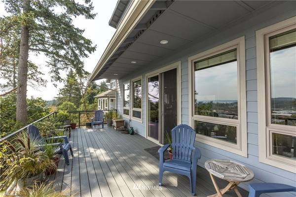 490 Hillcrest PL, San Juan Island, WA 98250