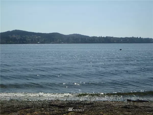 Anacortes, WA 98221,4676 South Shore DR