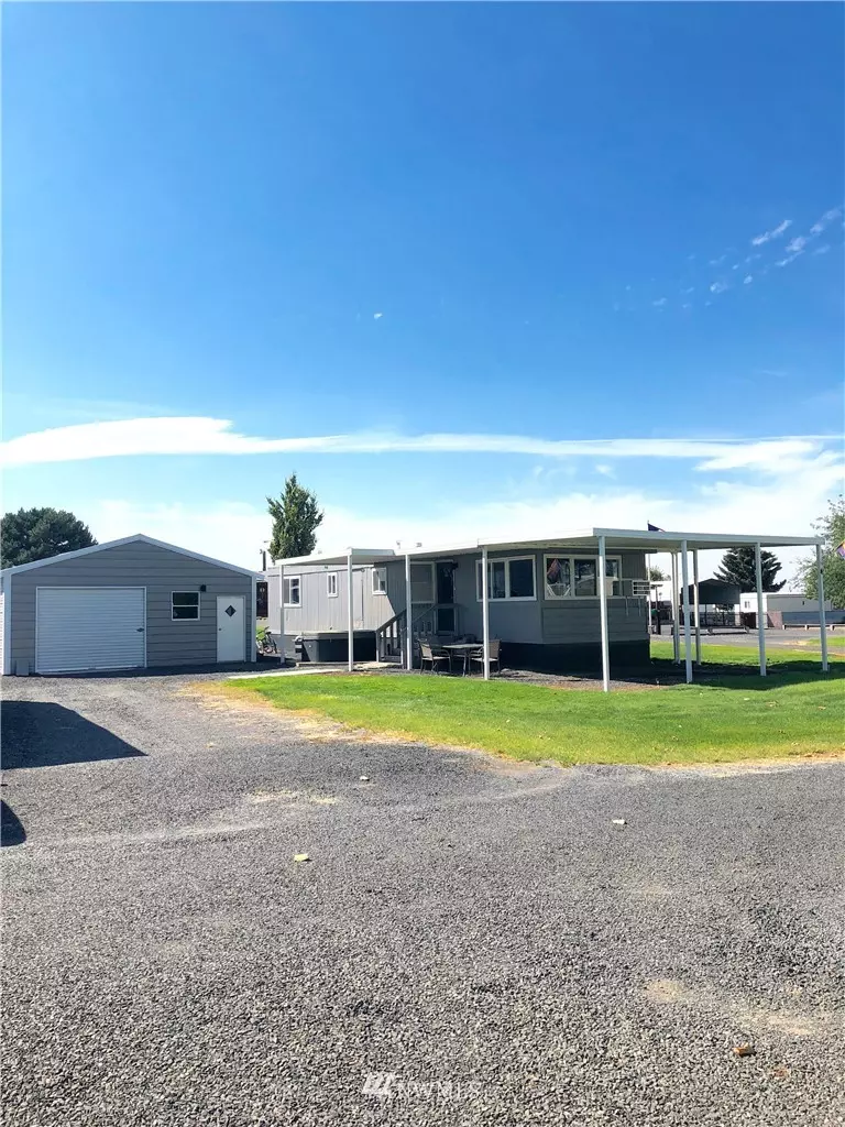 Othello, WA 99344,7788 SE Rd F #4