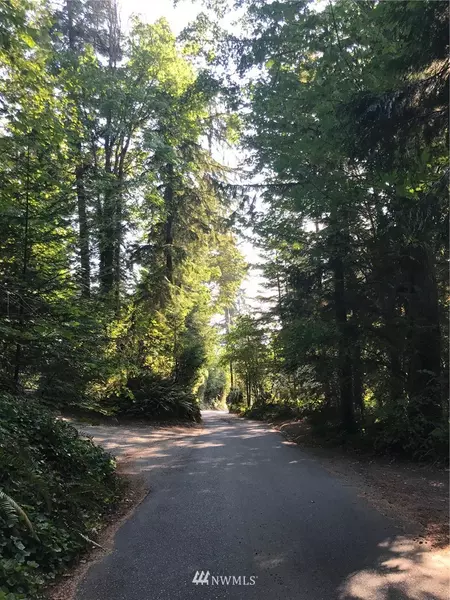 10096 NE Shore DR, Indianola, WA 98346