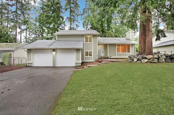 3940 SE Castlewood DR, Port Orchard, WA 98366