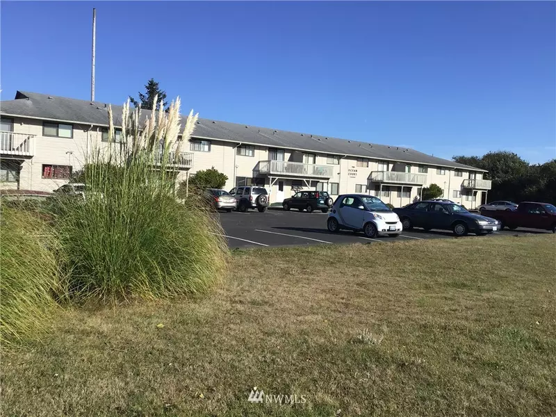 766 Ocean CT NW #207, Ocean Shores, WA 98569