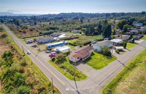 8427 Selder Rd, Blaine, WA 98230