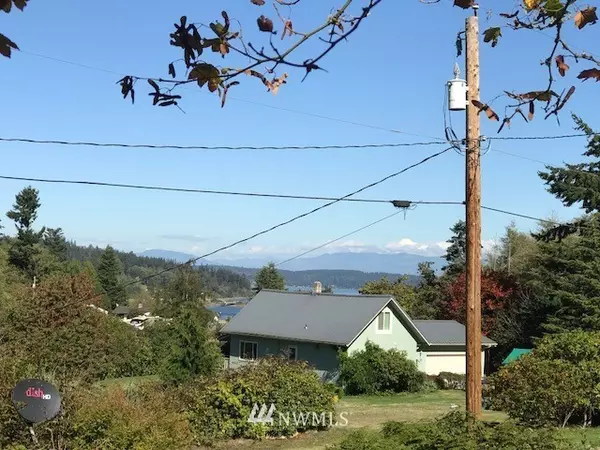 16 Kennedy LN, Oak Harbor, WA 98277