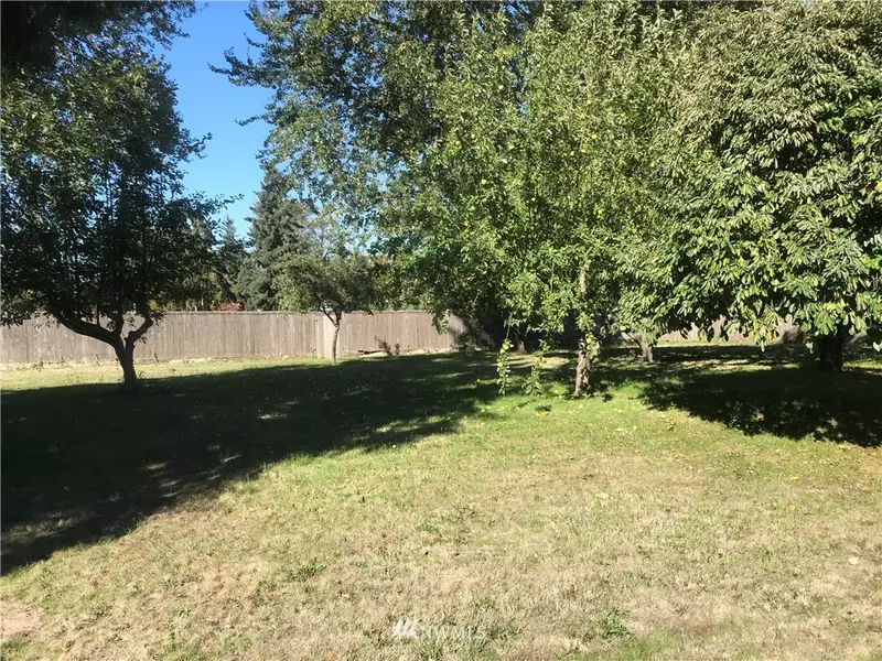 1352 23rd ST NW, Puyallup, WA 98371