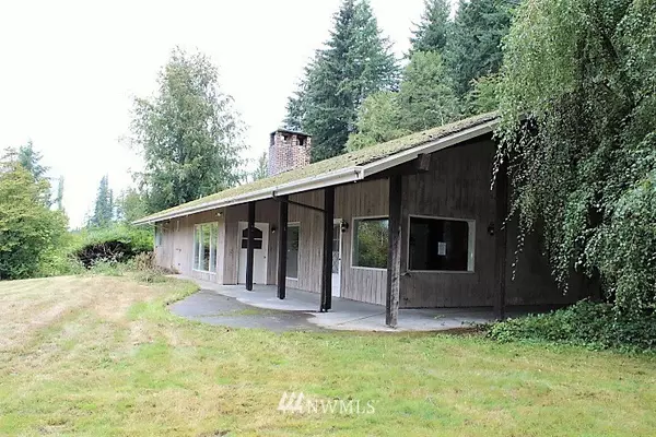 28514 SE 464th ST, Enumclaw, WA 98022