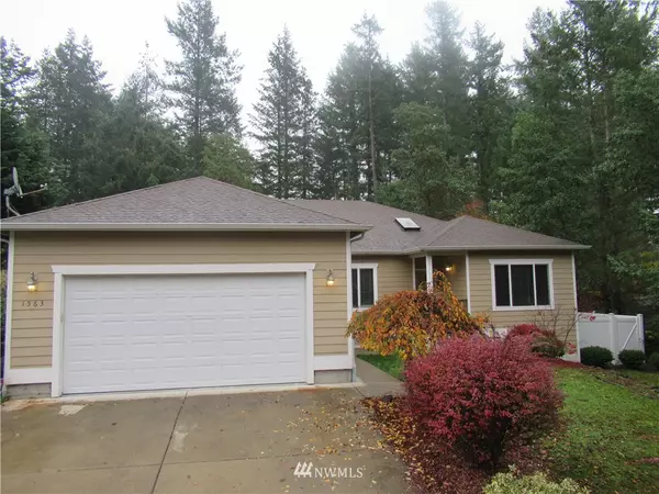 1563 NW Palmer LN, Bremerton, WA 98311