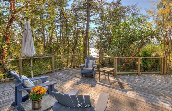 111 Westervelt AVE, Orcas Island, WA 98245