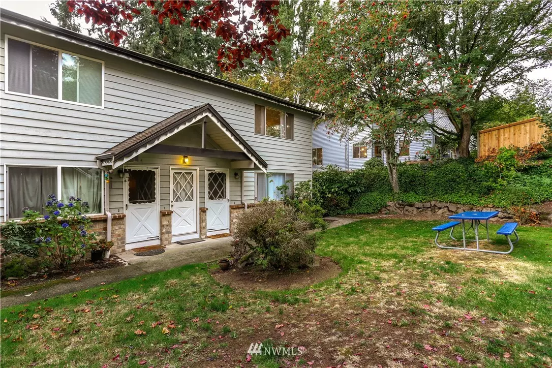 Edmonds, WA 98026,7905 218th ST SW #E