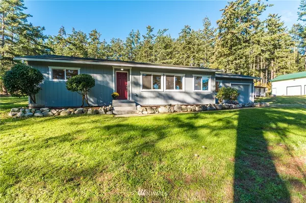 2042 W Hastie Lake RD, Oak Harbor, WA 98277