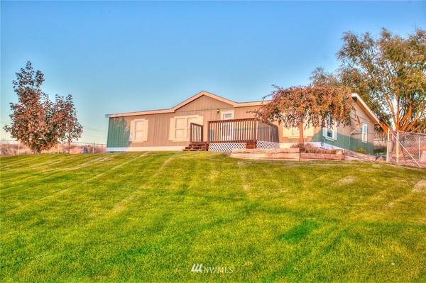 8927 Road K NE, Moses Lake, WA 98837