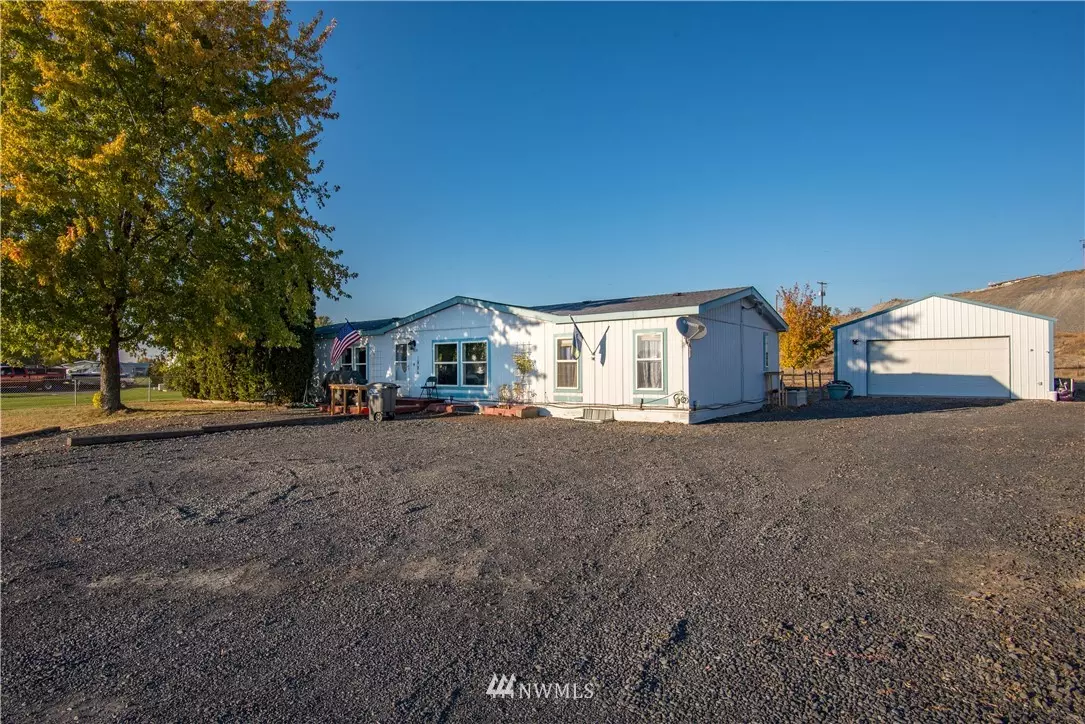 Moses Lake, WA 98837,7638 Lenae LN NE