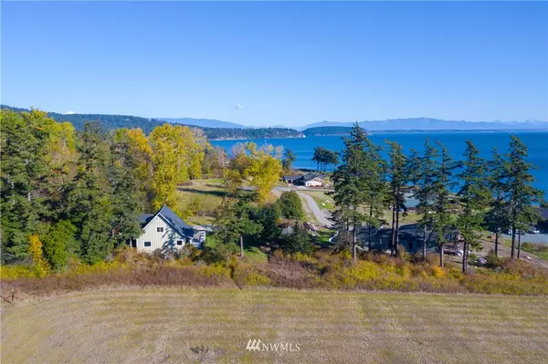 7810 S Beach LN, Anacortes, WA 98221