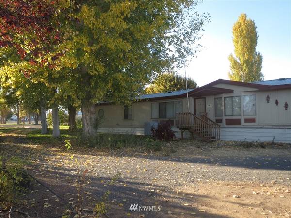 19305 Division RD N, Soap Lake, WA 98851