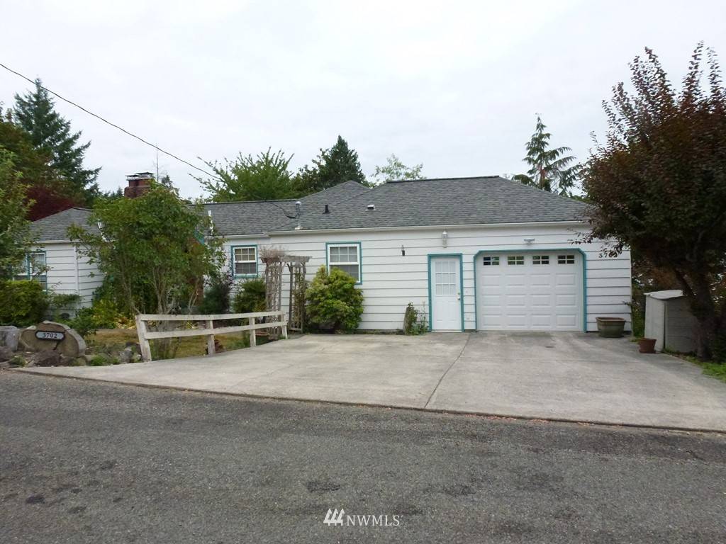 3702 Cartier DR, Bremerton, WA 98312