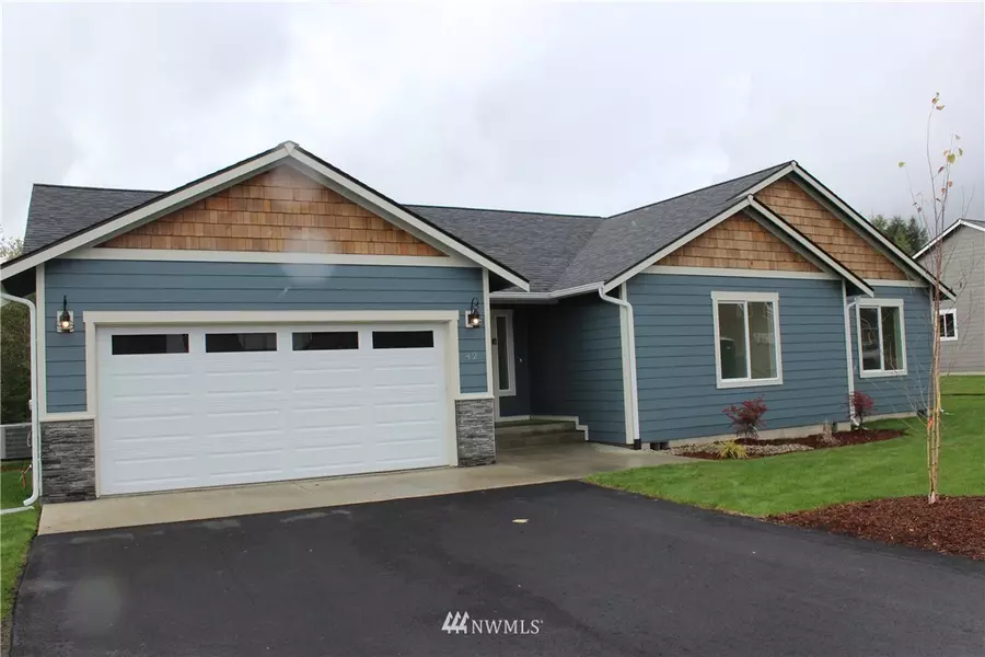 42 Ridgetop LN, Elma, WA 98541