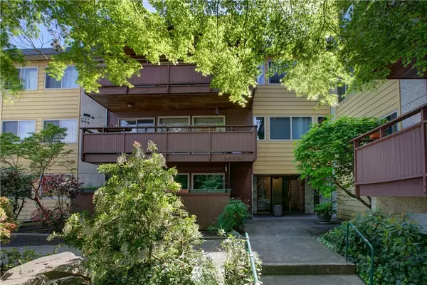 Seattle, WA 98133,13433 Roosevelt WAY N #204